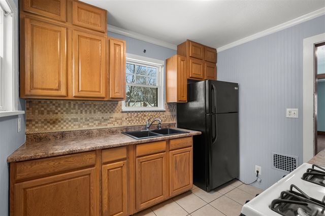 725 Gayle Avenue, Kalamazoo, MI 49048