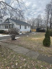 725 Gayle Avenue, Kalamazoo, MI 49048