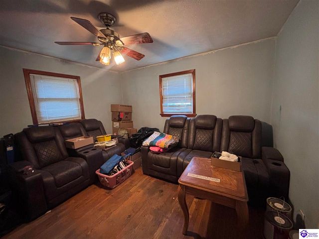 9022 Wanlou Drive, Louisville, KY 40272