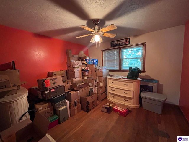 9022 Wanlou Drive, Louisville, KY 40272