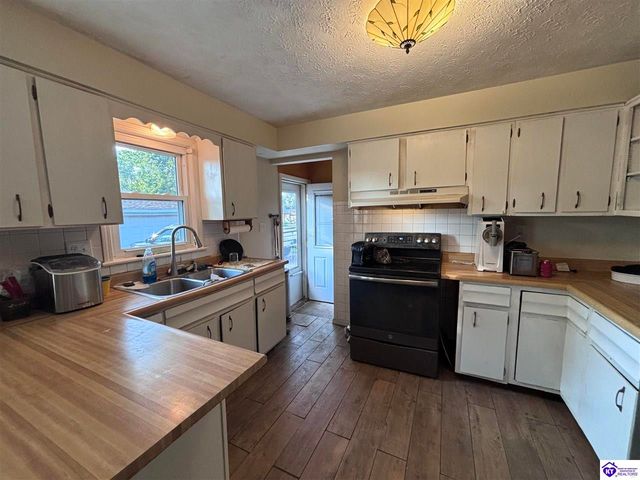 9022 Wanlou Drive, Louisville, KY 40272