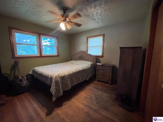 9022 Wanlou Drive, Louisville, KY 40272