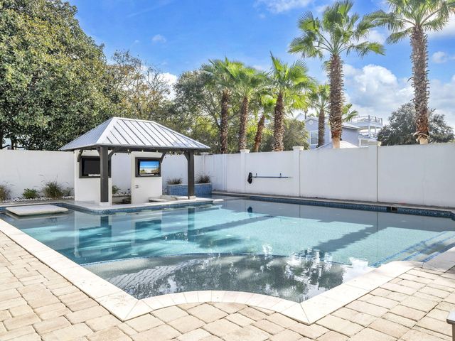 71 Dolphin Street, Destin, FL 32541