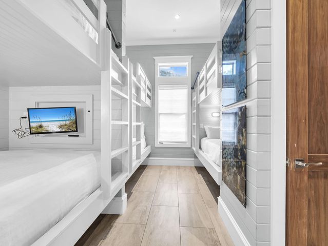 71 Dolphin Street, Destin, FL 32541