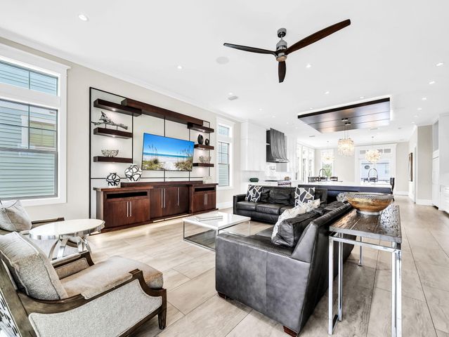 71 Dolphin Street, Destin, FL 32541