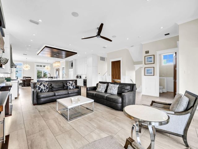 71 Dolphin Street, Destin, FL 32541