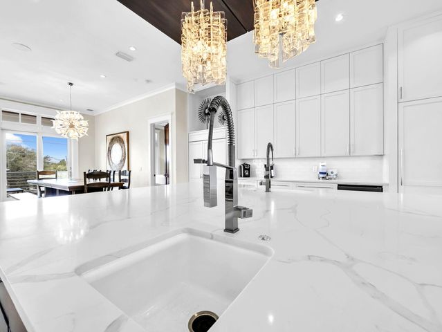 71 Dolphin Street, Destin, FL 32541