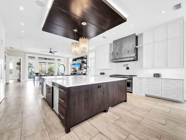 71 Dolphin Street, Destin, FL 32541