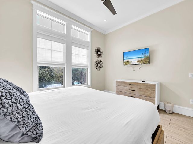 71 Dolphin Street, Destin, FL 32541