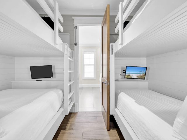 71 Dolphin Street, Destin, FL 32541