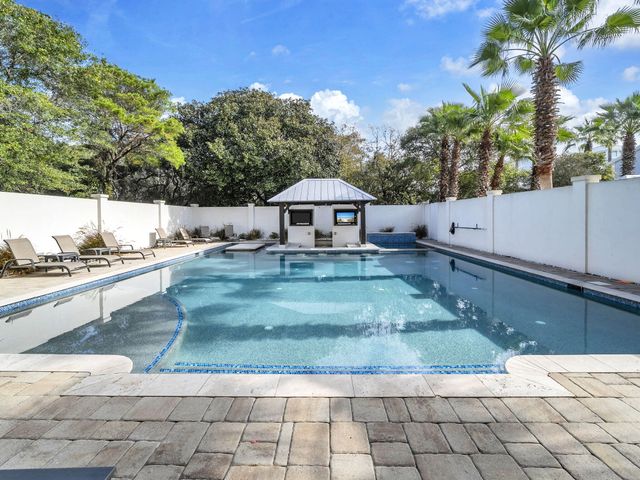 71 Dolphin Street, Destin, FL 32541