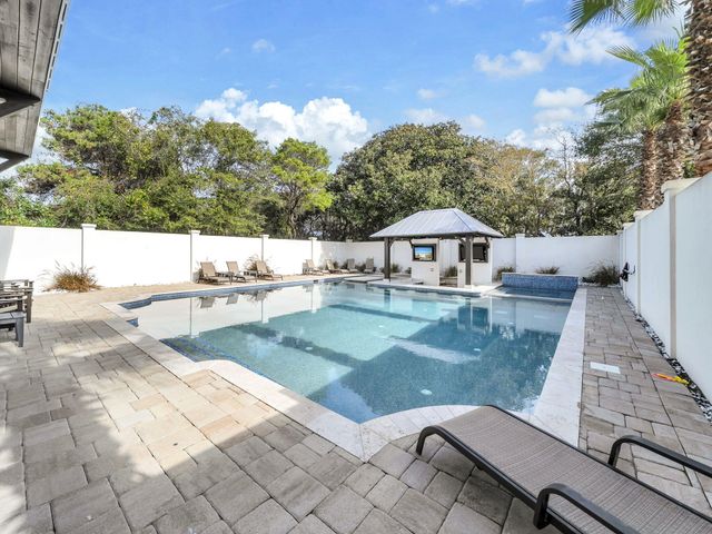 71 Dolphin Street, Destin, FL 32541