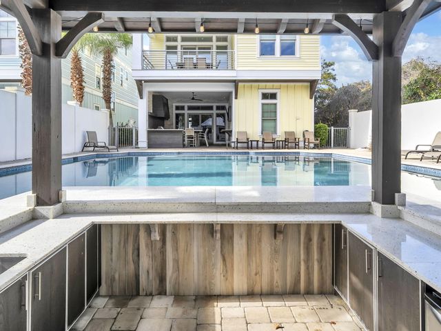 71 Dolphin Street, Destin, FL 32541