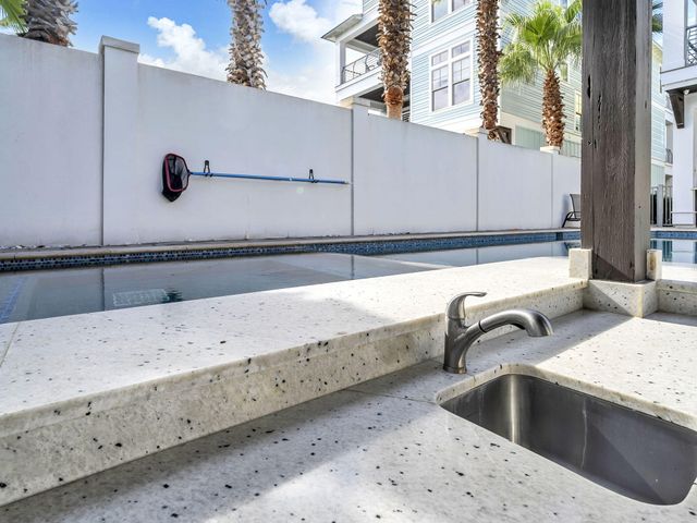 71 Dolphin Street, Destin, FL 32541