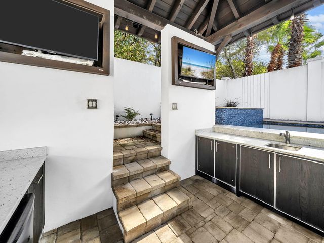 71 Dolphin Street, Destin, FL 32541