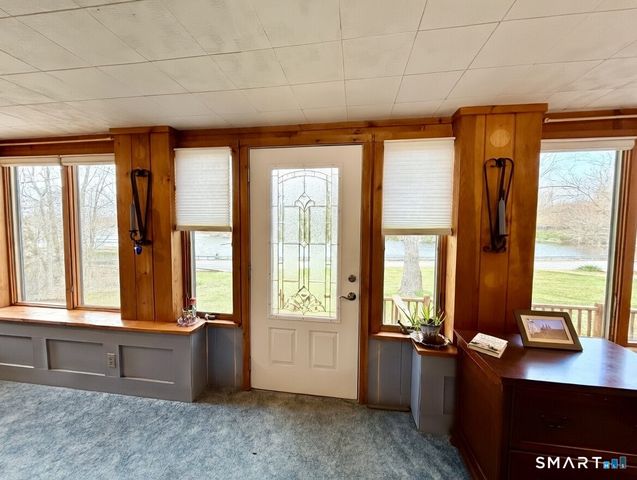 241 Niantic River Road, Waterford, CT 06385
