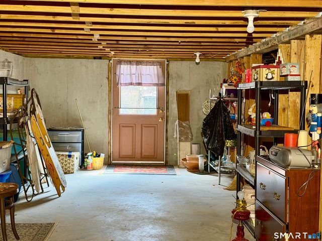 241 Niantic River Road, Waterford, CT 06385