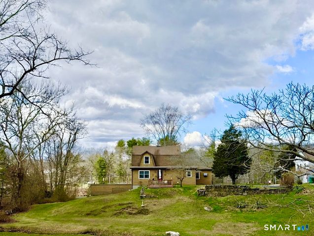 241 Niantic River Road, Waterford, CT 06385