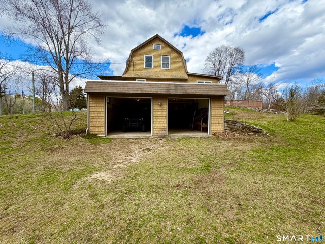 241 Niantic River Road, Waterford, CT 06385