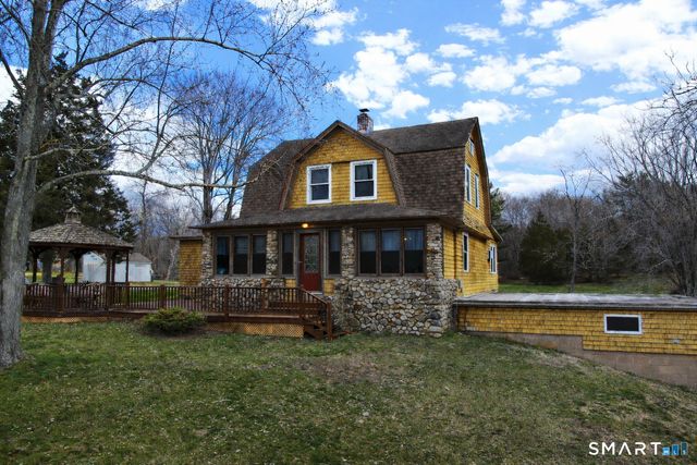 241 Niantic River Road, Waterford, CT 06385