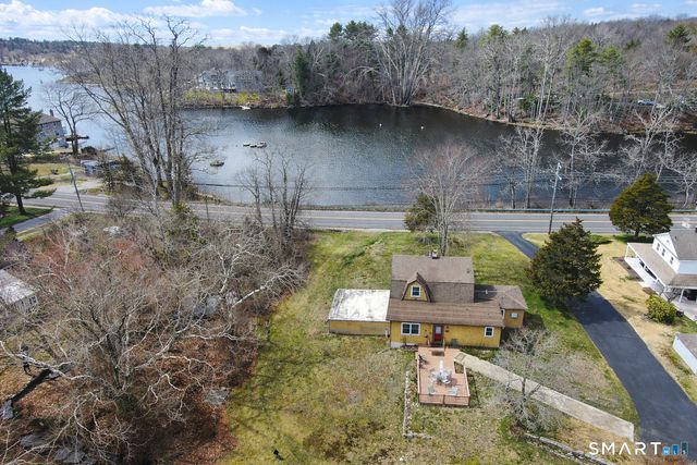 241 Niantic River Road, Waterford, CT 06385