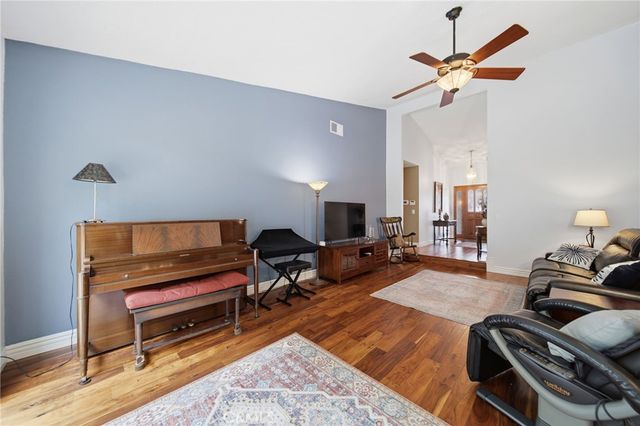 5 Deer Crk, Irvine, CA 92604