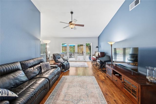 5 Deer Crk, Irvine, CA 92604