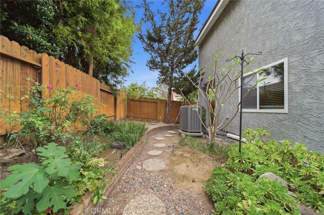 5 Deer Crk, Irvine, CA 92604