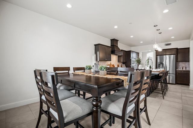 4187 Poe Avenue, Clovis, CA 93619