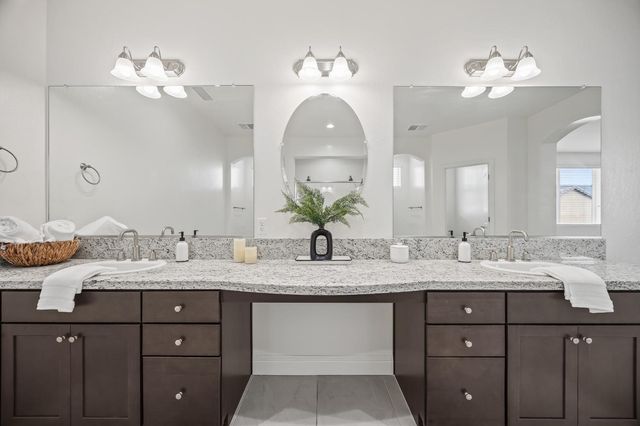 4187 Poe Avenue, Clovis, CA 93619