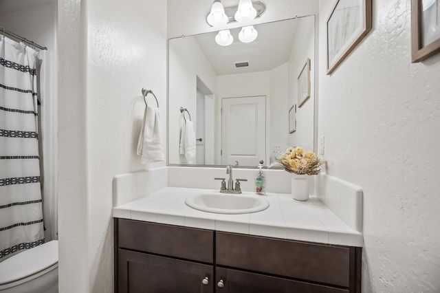 4187 Poe Avenue, Clovis, CA 93619