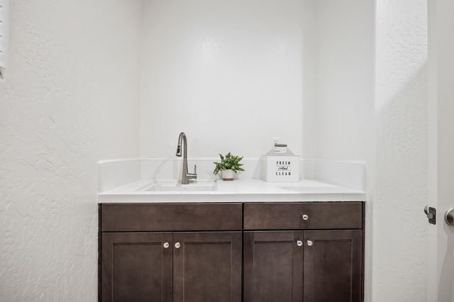 4187 Poe Avenue, Clovis, CA 93619