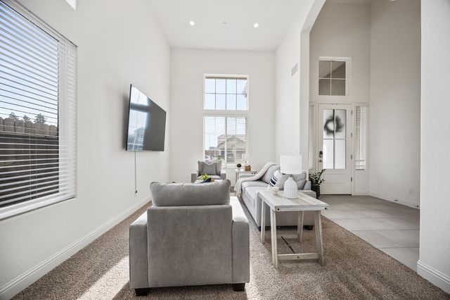 4187 Poe Avenue, Clovis, CA 93619