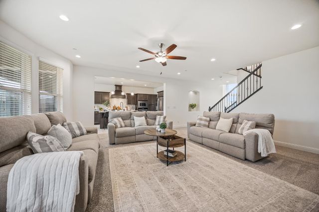 4187 Poe Avenue, Clovis, CA 93619