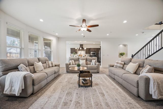 4187 Poe Avenue, Clovis, CA 93619