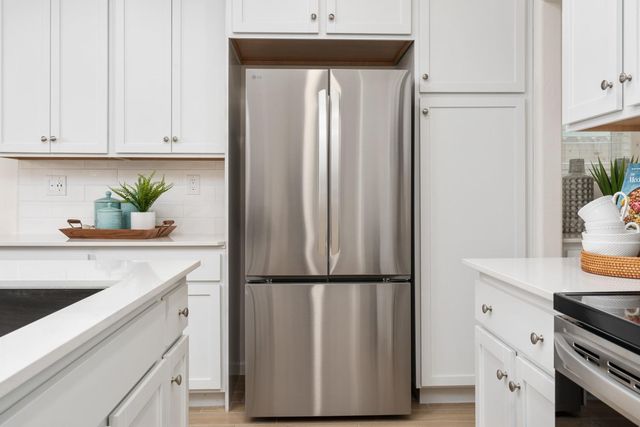 6546 E Crimson Drive, Fresno, CA 93727