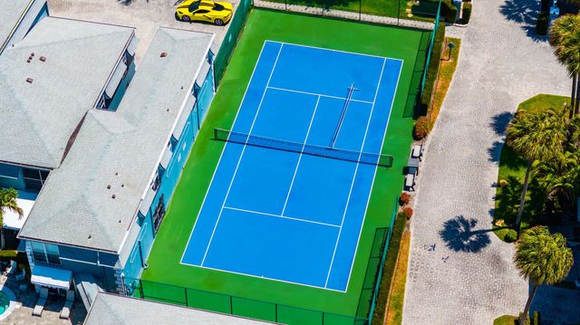 1194 Hillsboro Mile 57, Hillsboro Beach, FL 33062