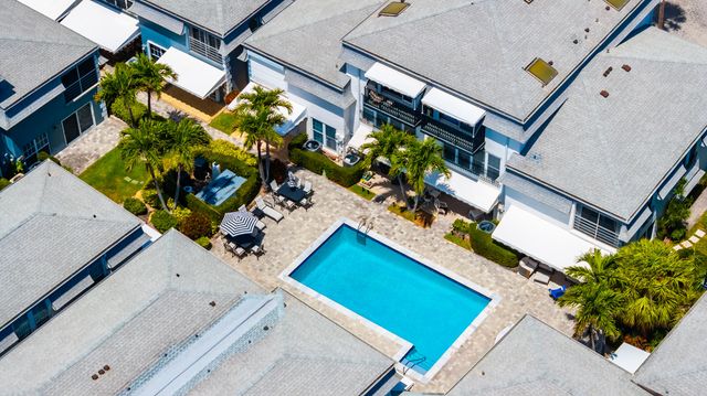 1194 Hillsboro Mile 57, Hillsboro Beach, FL 33062