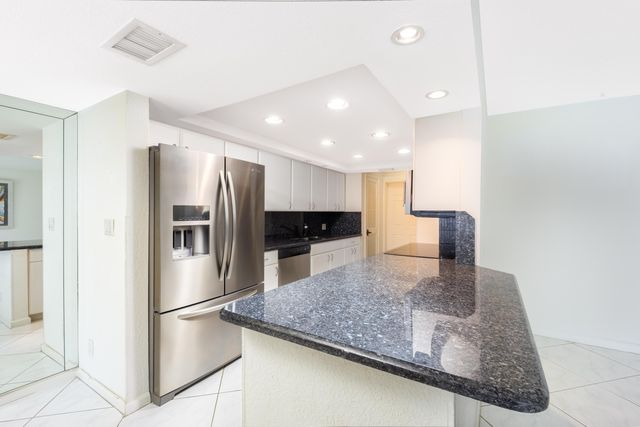 1194 Hillsboro Mile 57, Hillsboro Beach, FL 33062