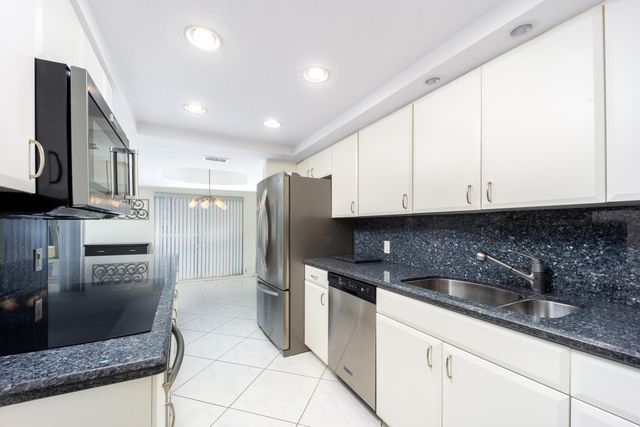 1194 Hillsboro Mile 57, Hillsboro Beach, FL 33062