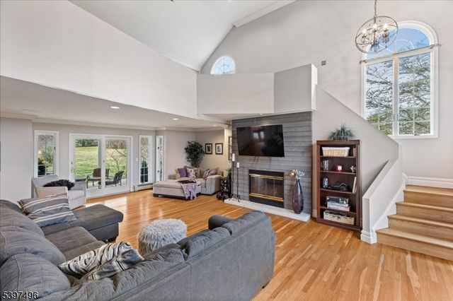 167 Douglas Rd, Bernards Twp., NJ 07931