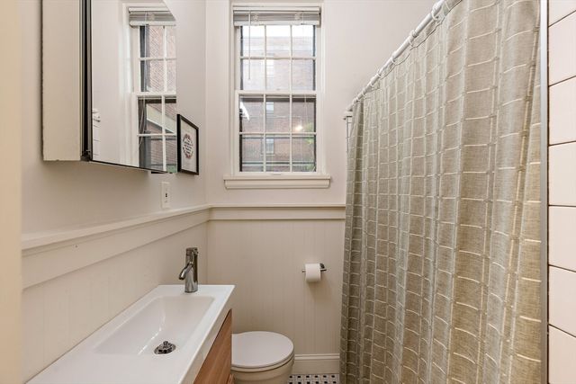 4 Kilsyth Terrace 14, Boston, MA 02135