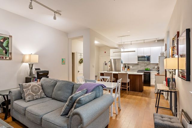 4 Kilsyth Terrace 14, Boston, MA 02135
