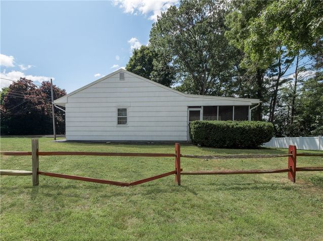 35 Williams Street, Coventry, RI 02816