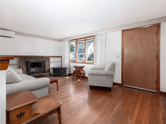 35 Williams Street, Coventry, RI 02816