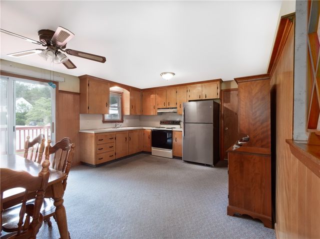 35 Williams Street, Coventry, RI 02816