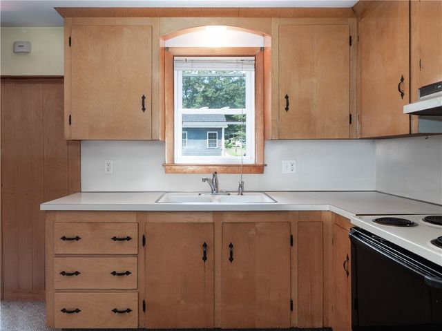 35 Williams Street, Coventry, RI 02816