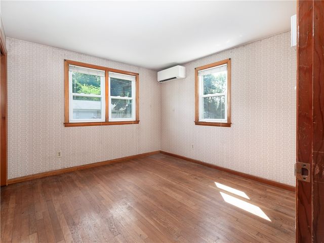 35 Williams Street, Coventry, RI 02816