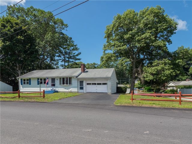 35 Williams Street, Coventry, RI 02816