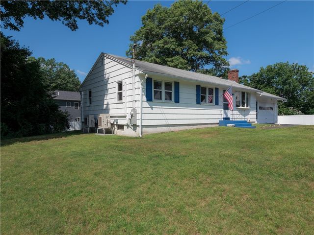 35 Williams Street, Coventry, RI 02816
